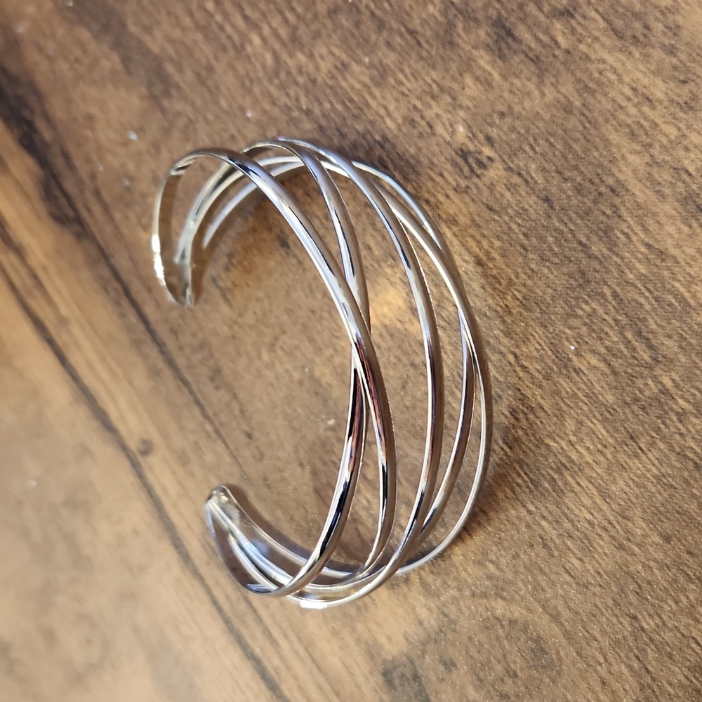 1pc Metal Criss-Cross Open Bangle Bracelet For Women NEW